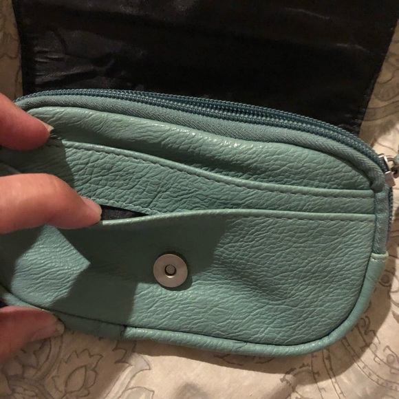Mint Green Wristlet - Picture 5 of 5